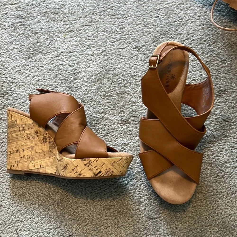WEDGES - Picture 1 of 1